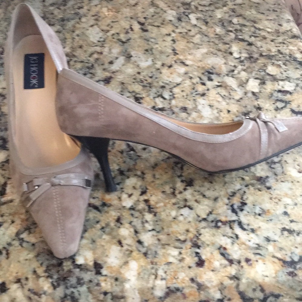Shoes - Picture 4 of 5